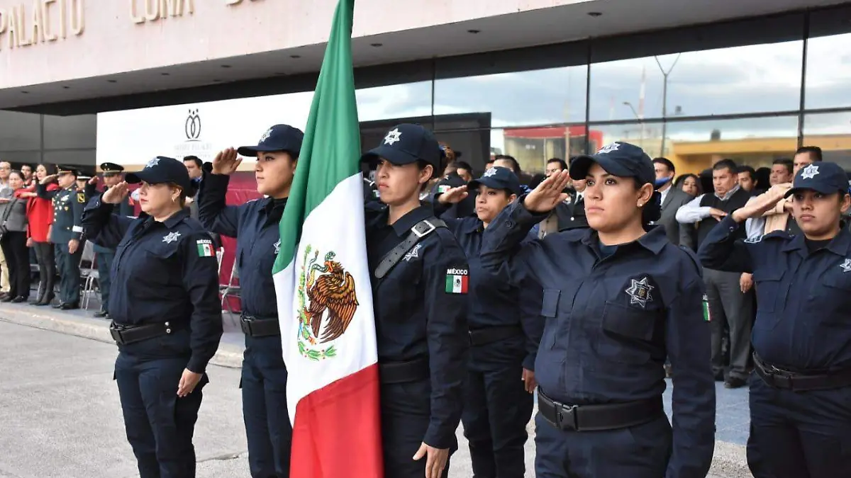 26 CÉSAR Abanderan nueva escolta femenina de Seguridad Pública y Vialidad